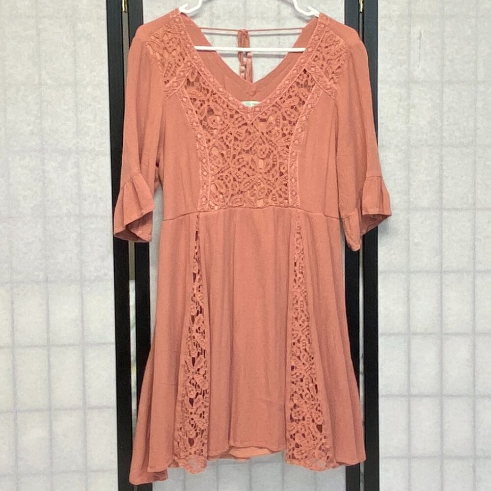 Maurices Crochet Bodice Open Back Crinkle Ruffled Tie Dress L 3/4 Sleeve V NecK